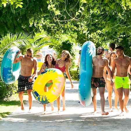Aqua Nevis Hotel & Aqua Park Сонячний Берег Екстер'єр фото