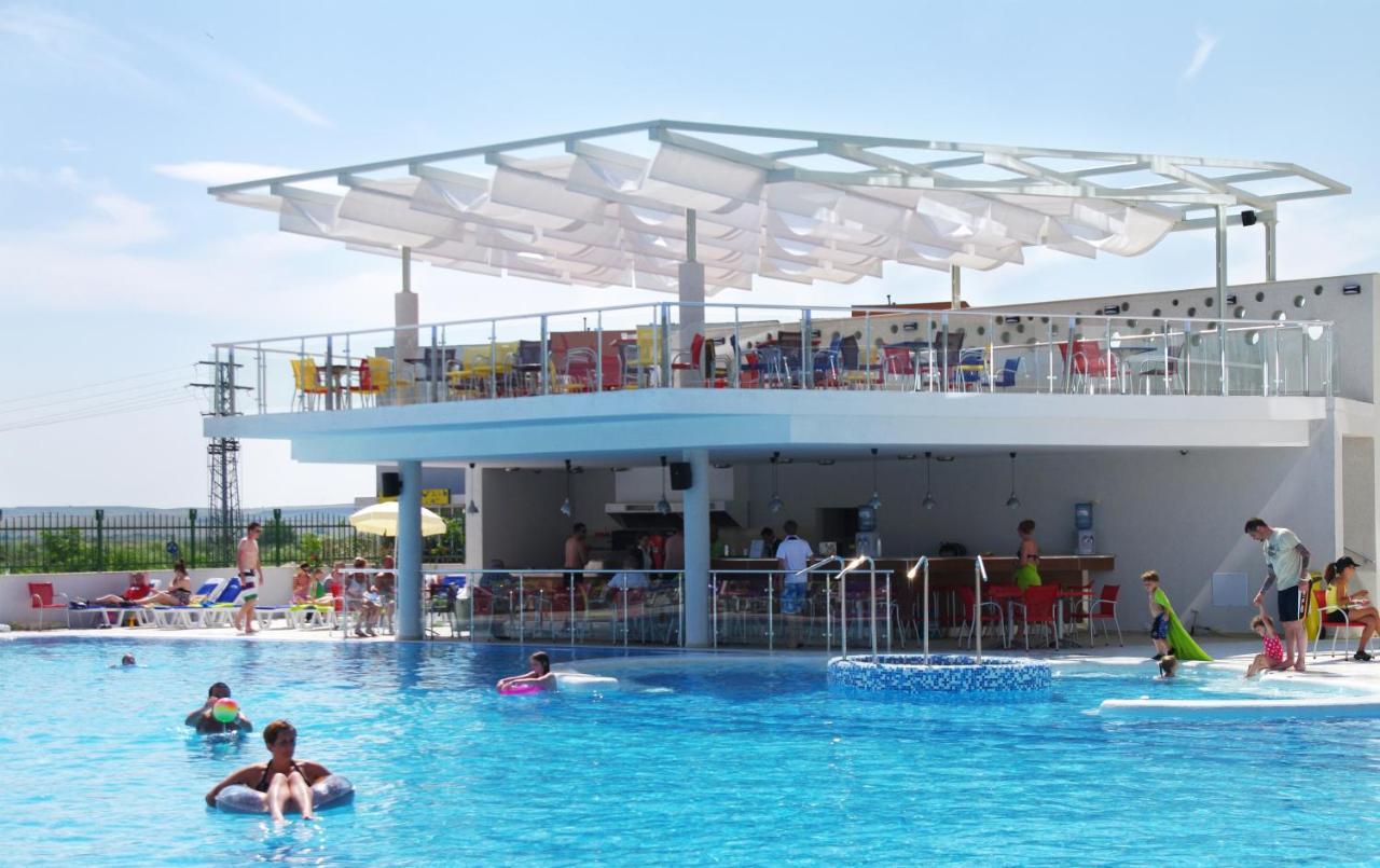 Aqua Nevis Hotel & Aqua Park Сонячний Берег Екстер'єр фото